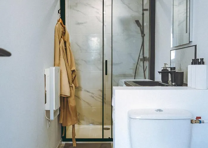 Du Palais Jacuzzi Sauna - Centre - Free Parking *